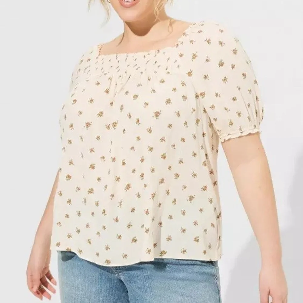 Torrid Womens Ditsy Floral Gauze Smocked Top 2X Cream Cottagecore Feminine Flowy - Picture 9 of 10
